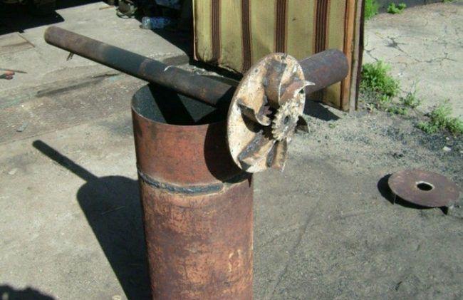 Прижимной круг, приваренный к трубе