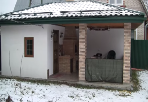 Баня с зоной барбекю под одной крышей 